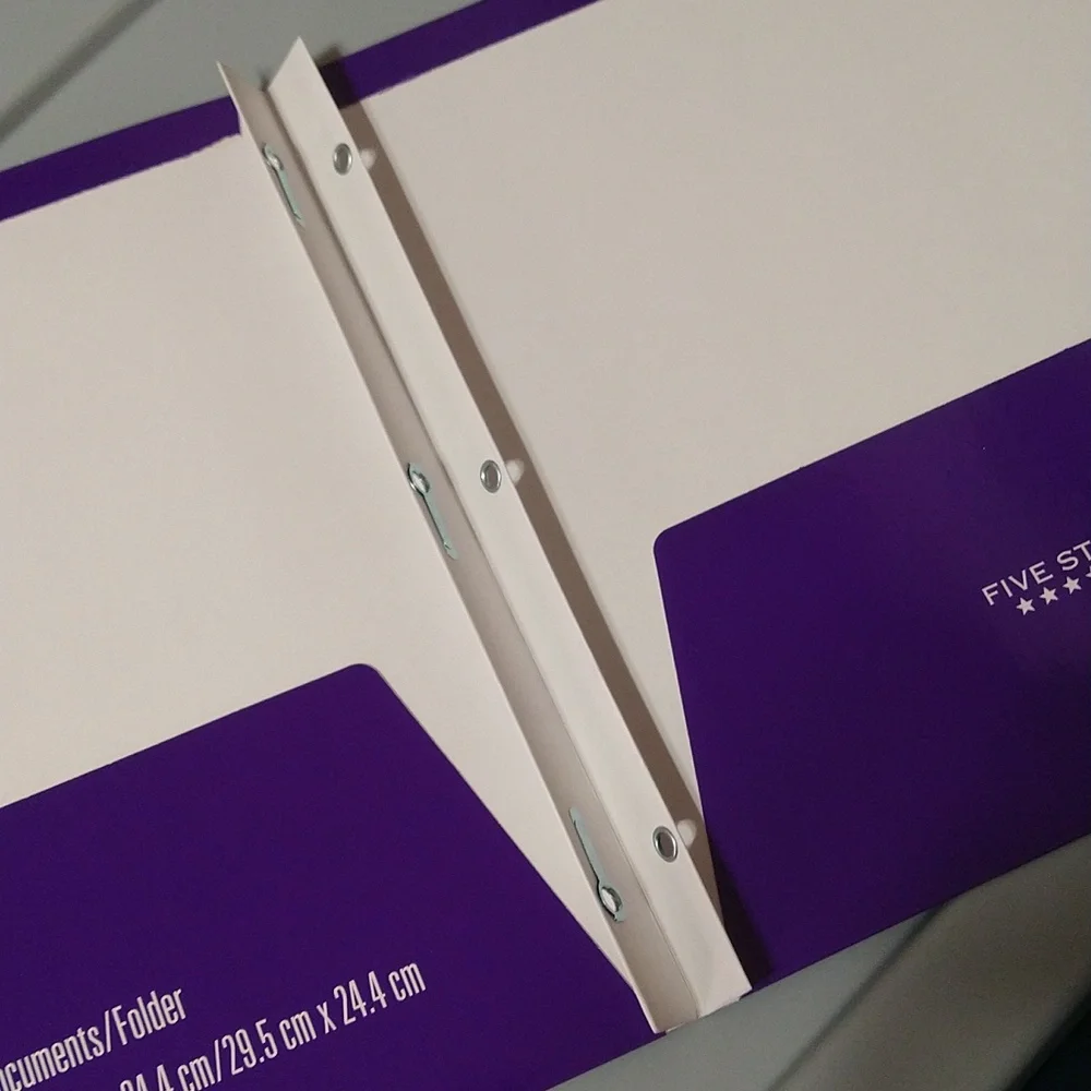 ✨10/$10✨ ~ Mead Five Star Paper Pocket & Prong Folder